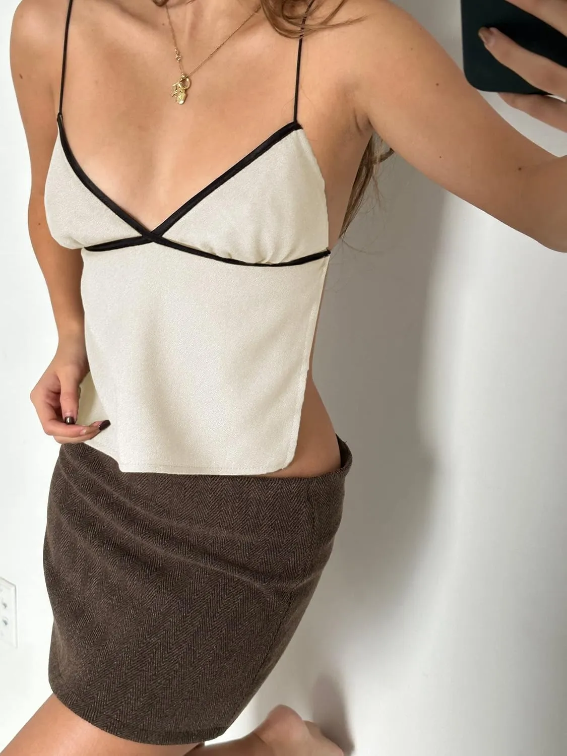 WZTYYDS Women Backless Crop Top Sexy Tie Up Spaghetti Strap Camisole Summer Going Out Tops Cute Mini Lacing Vest